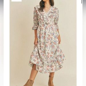 NWOT Just Me Midi Floral and Lace Dress